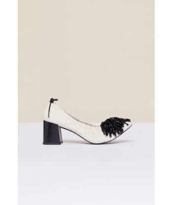 Pearl-embellished tweed pumps en linge